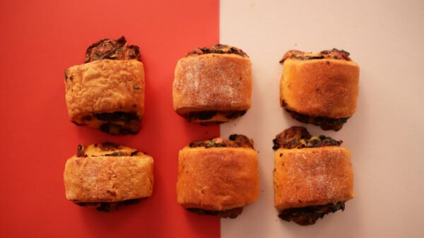 6 pasteles de tomate queso espinaca